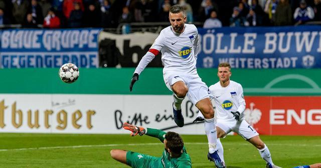  弗赖堡铁卫头槌绝杀险胜海登海姆  