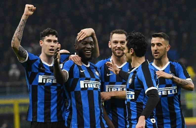  佛罗伦萨爆冷击败领头羊  