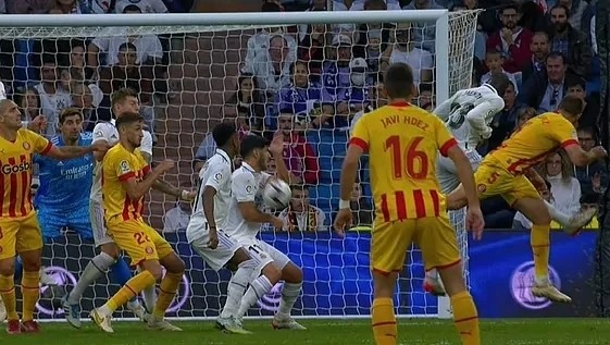  德甲裁判争议判罚引发多俱乐部联名抗议  